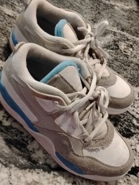 Nike Kids White and Gray Sneakers with Light Blue Accents
